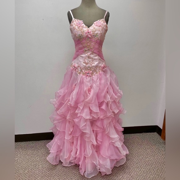 Pink Princess Prom Dess - Picture 1 of 2